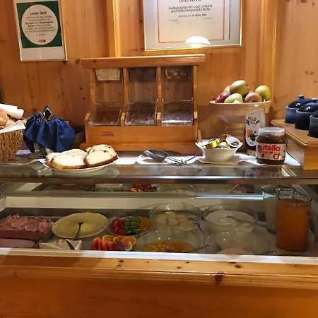 Oda ve Kahvaltı Haus Alpina 3*